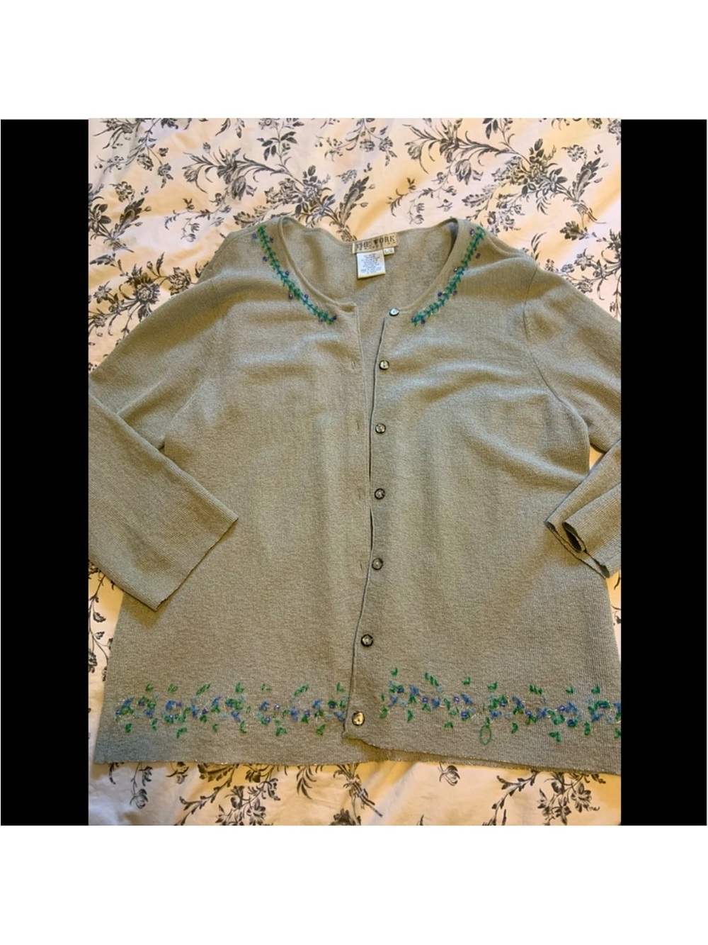 Vintage Embroidered and Beaded pale Green Button-Front Women's Sweater Cardigan
